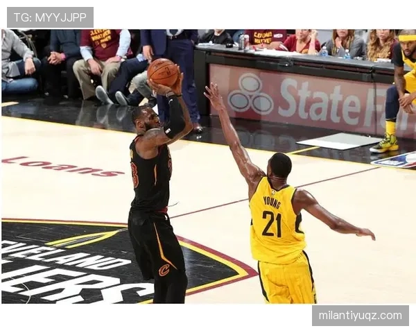 奥拉迪波突破创造篮下机会提升球队关键时刻得分效率